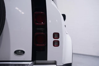 Land Rover Defender – thumbnail 6