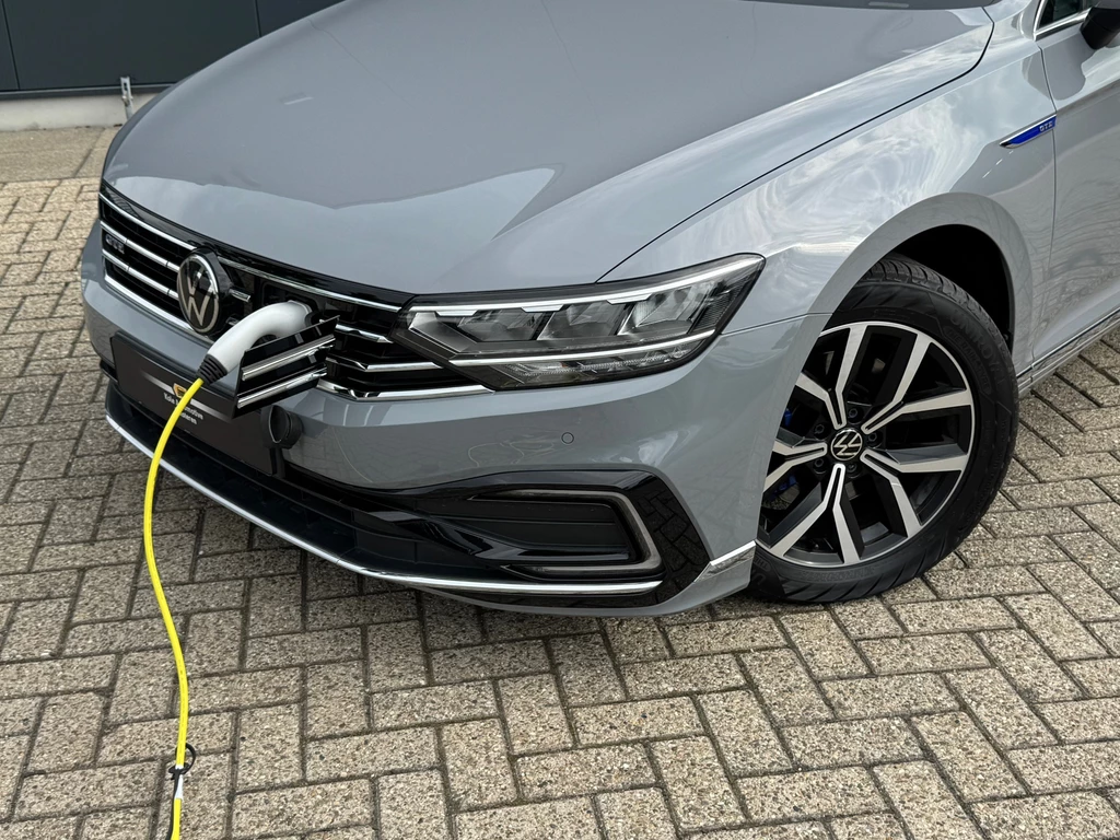 Volkswagen Passat – foto 2