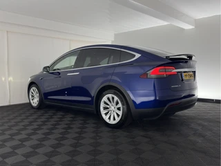 Tesla Model X – thumbnail 2
