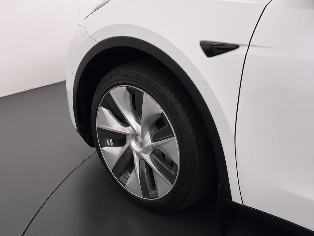 Tesla Model Y – foto 31