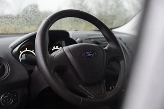 Ford Transit Courier – thumbnail 10
