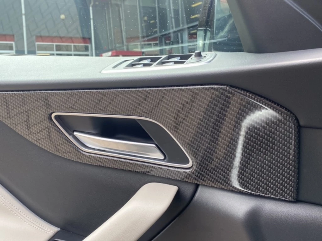 Jaguar F-PACE – foto 17