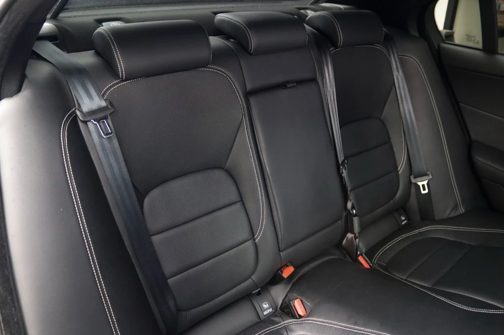 Jaguar XE – foto 19