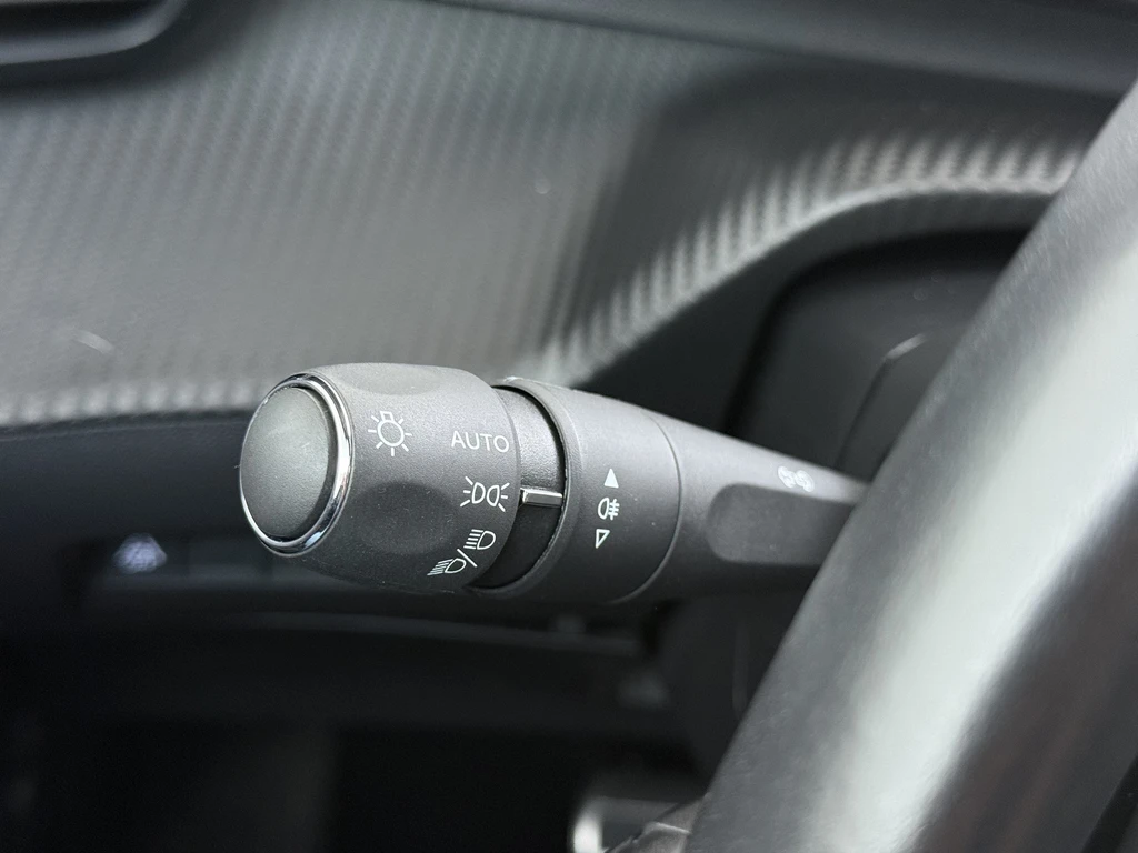 Peugeot e-208 – foto 33