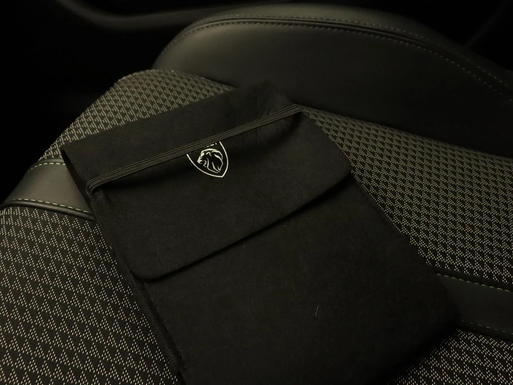 Peugeot e-2008 – foto 32