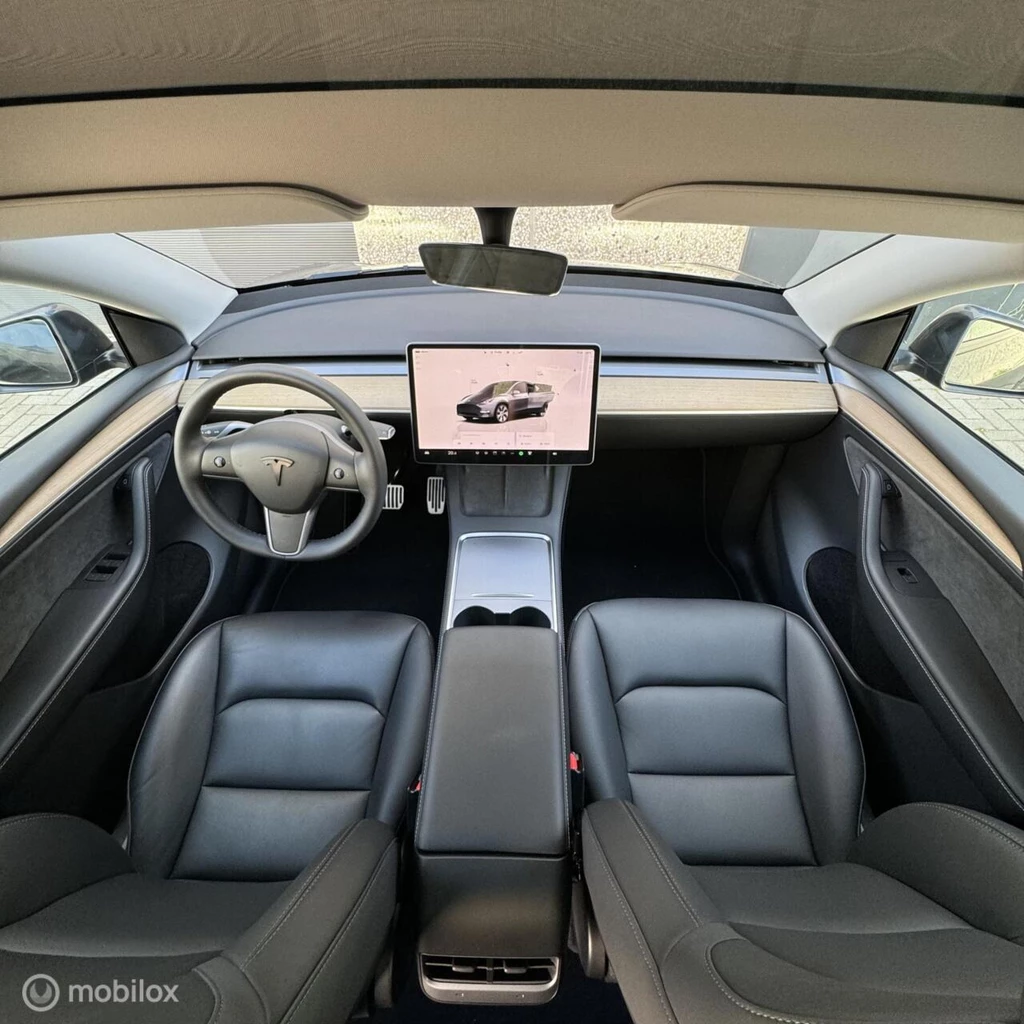 Tesla Model Y – foto 11