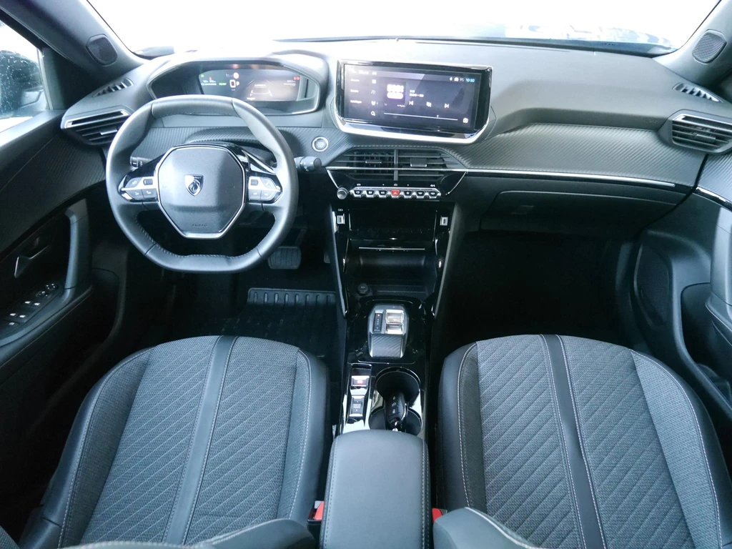 Peugeot e-2008 – foto 12
