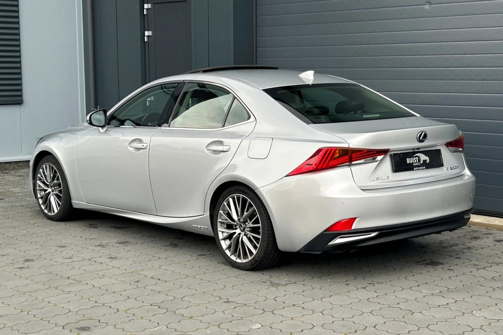 Lexus IS – foto 3