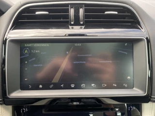 Jaguar F-PACE – thumbnail 27