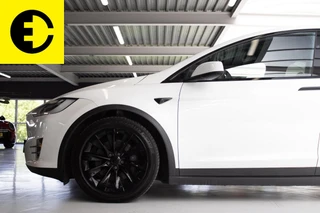 Tesla Model X – thumbnail 3
