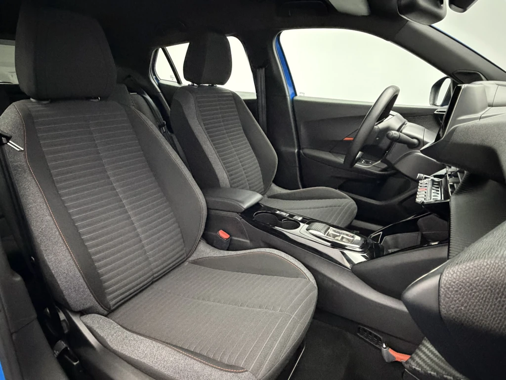 Peugeot e-2008 – foto 11