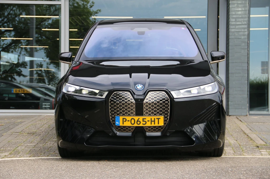 BMW iX – foto 4