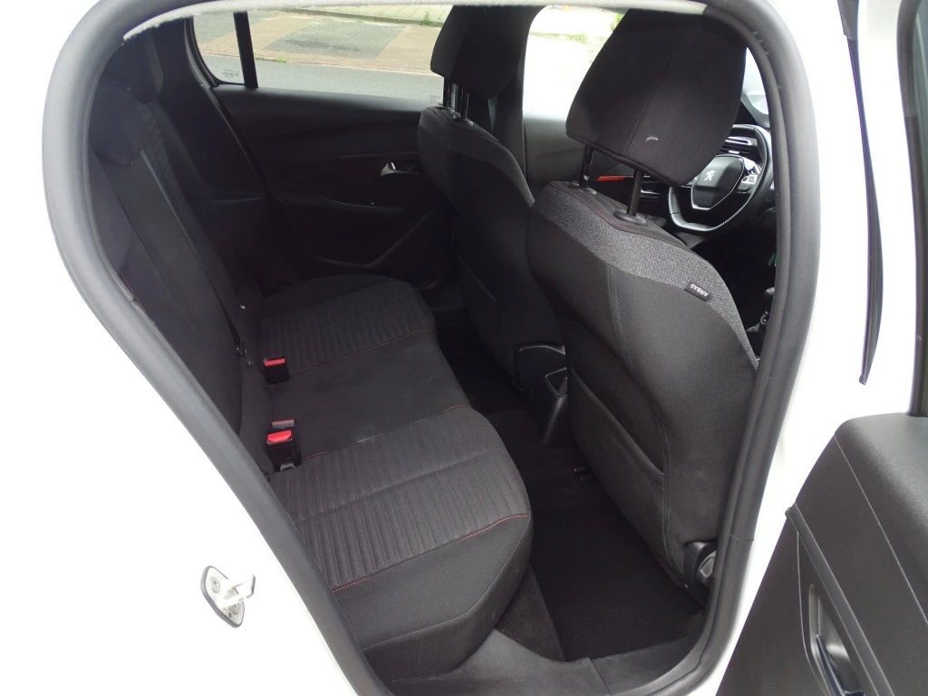 Peugeot 208 – foto 9