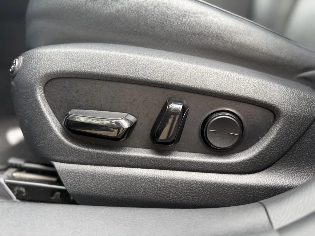 Lexus UX – foto 12