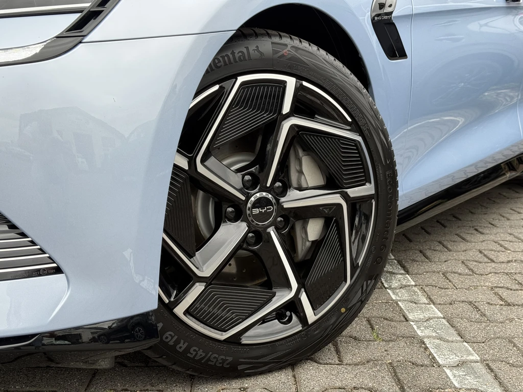 BYD SEAL – foto 35