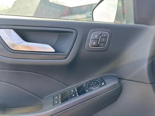 Ford Kuga – thumbnail 16