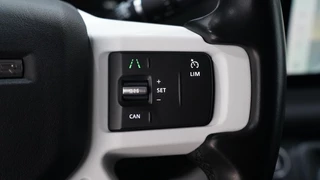 Land Rover Defender – thumbnail 35