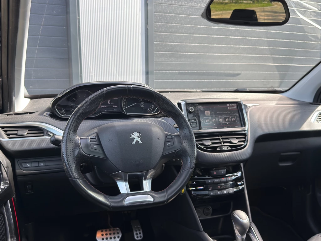Peugeot 208 – foto 10