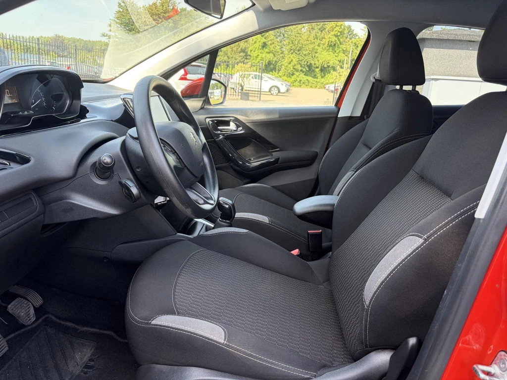 Peugeot 208 – foto 8