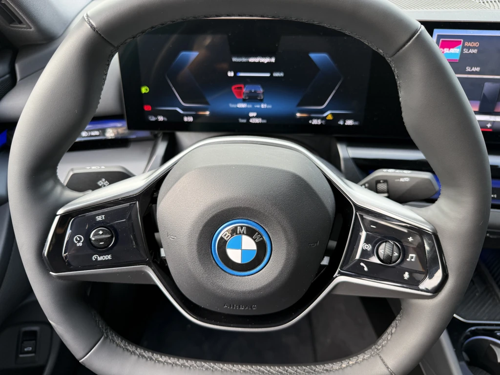 BMW i5 – foto 25