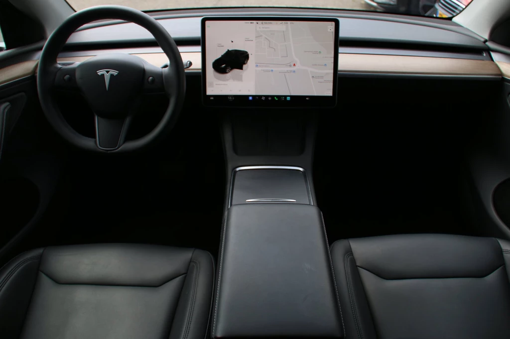 Tesla Model Y – foto 11