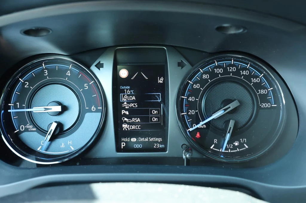 Toyota Hilux – foto 14