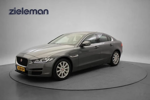 Jaguar XE Sedan 2.0t Pure Automaat - Navi, Camera, Leer, Stoelverw.