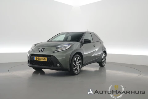 Toyota Aygo X 1.0 VVT-i MT Envy | Rijklaar! | Adapt. Cruise | Two-Tone | Camera | Stoelverw. | Navi | Keyless | Apple CarPlay | All Season