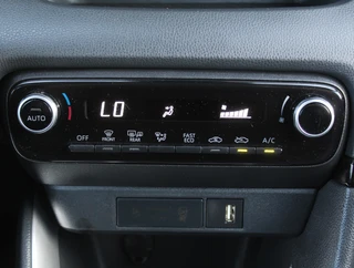 Toyota Yaris – thumbnail 18