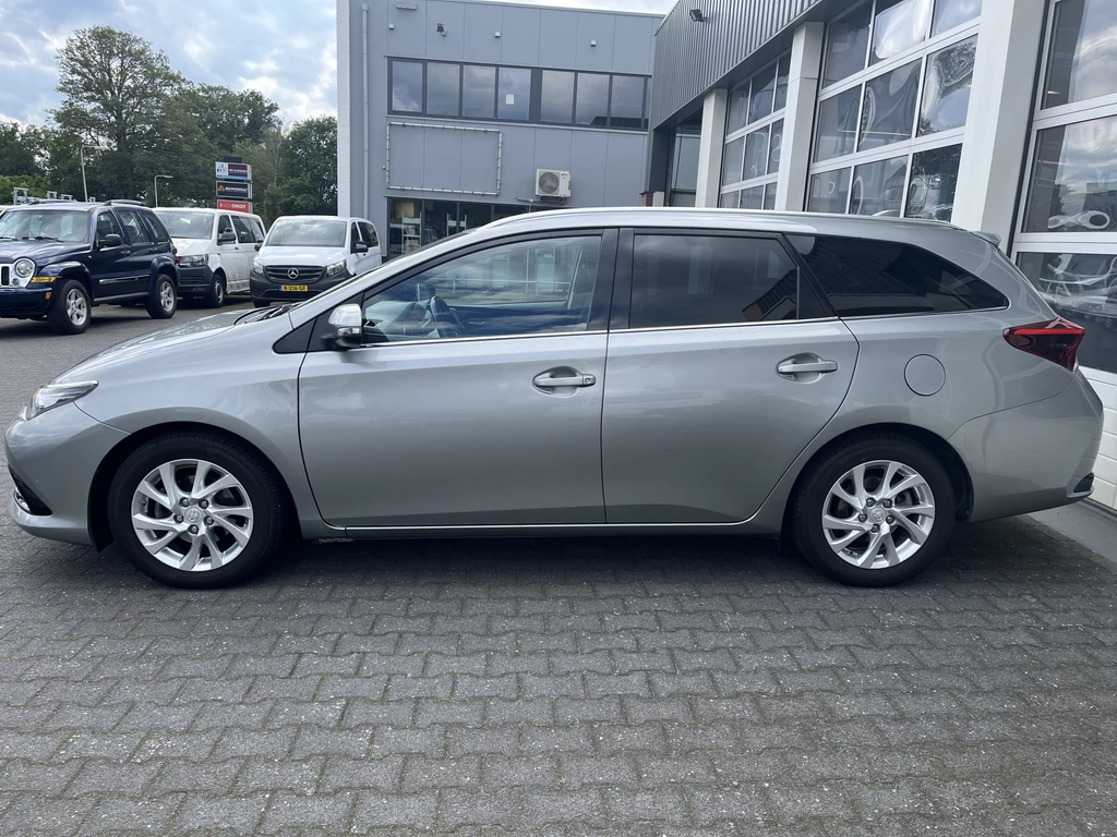 Toyota Auris – foto 2
