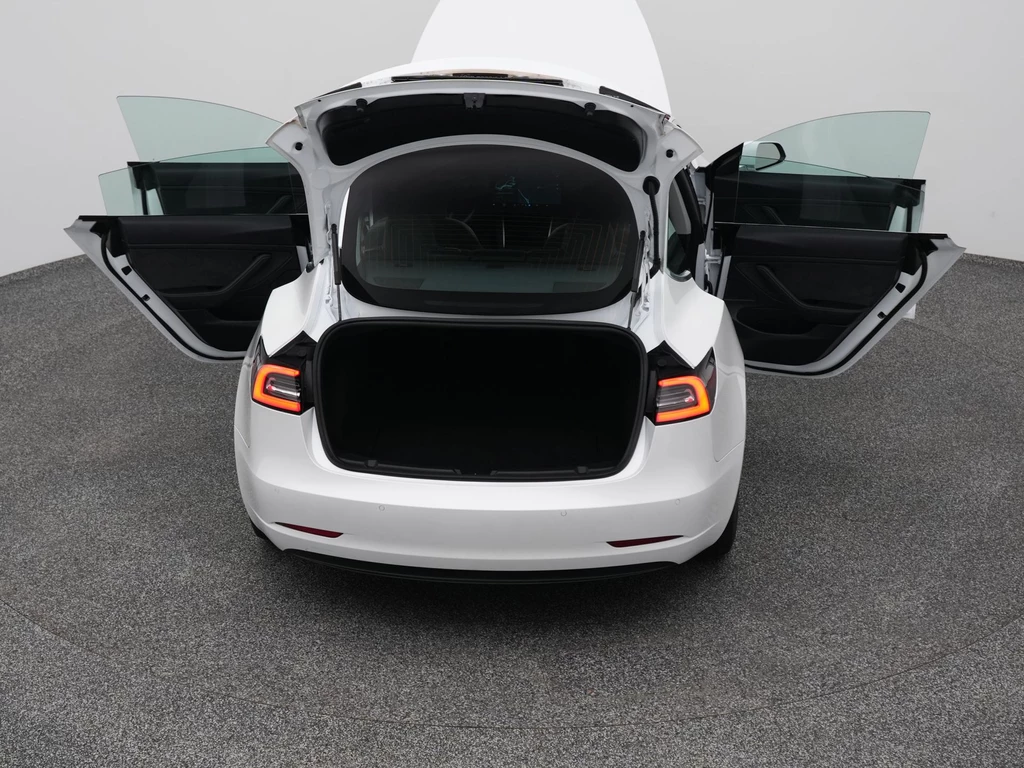 Tesla Model 3 – foto 32