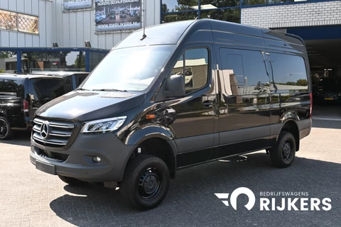 Mercedes-Benz Sprinter 319 CDI 4x4 L2H2 AWD Draaistoelen, 360 Graden camera, LED, Standkachel