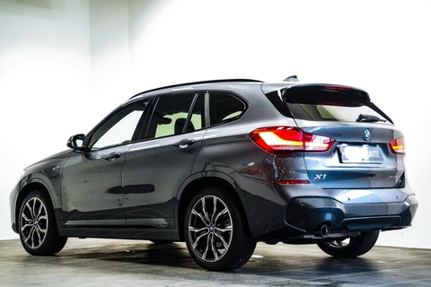 BMW X1 xDrive25e M Sport|Pano dak|Head up|Camera|19 inch