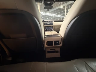 Land Rover Range Rover Velar – thumbnail 13