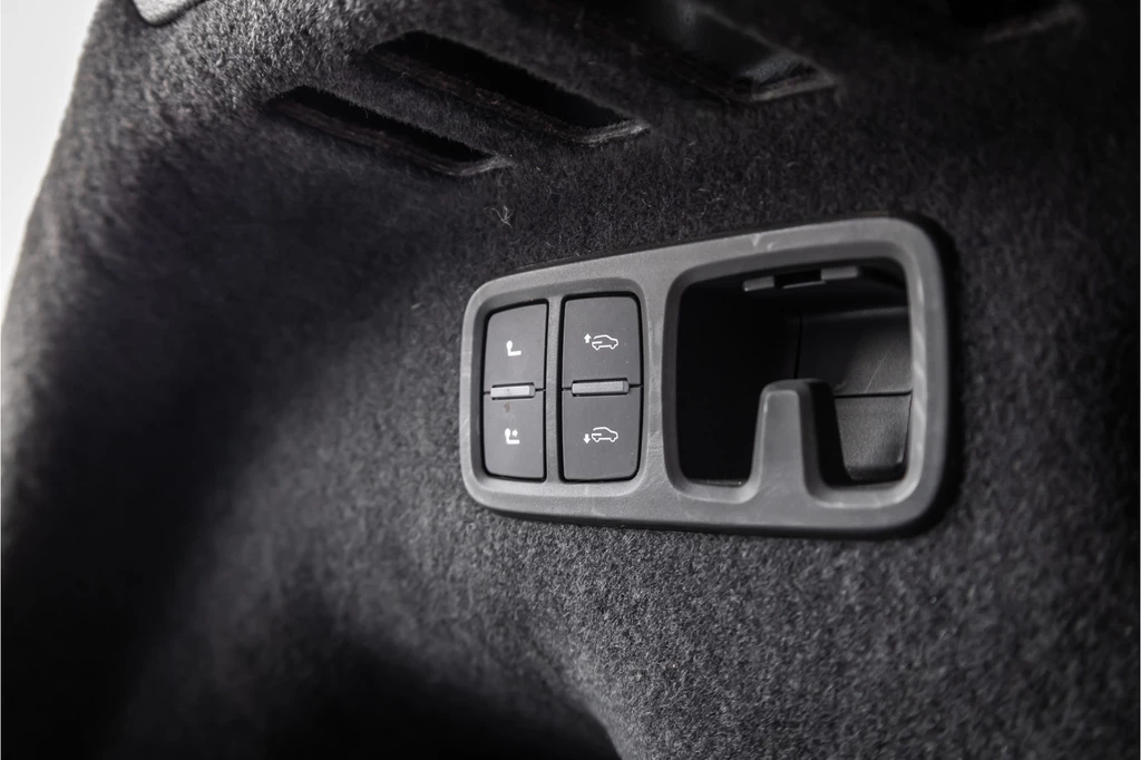 Audi RSQ8 – foto 34