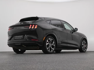 Ford Mustang Mach-E – thumbnail 11