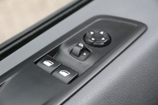 Opel Vivaro – thumbnail 19