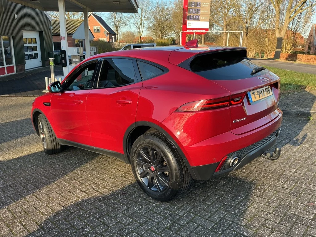 Jaguar E-PACE – foto 3