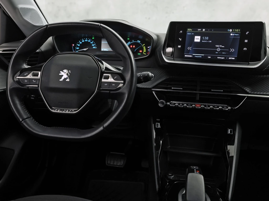 Peugeot e-208 – foto 11