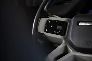 Land Rover Defender – thumbnail 34