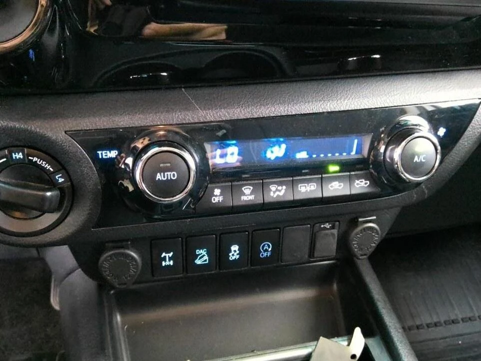 Toyota Hilux – foto 15