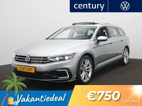 Volkswagen Passat Variant 1.4 TSI PHEV GTE Business Panoramaschuif-kanteldak - Camera - ACC - Side Assist - Stoelverwarming - IQ.LIGHT - ErgoComfort-stoel - Navigatie