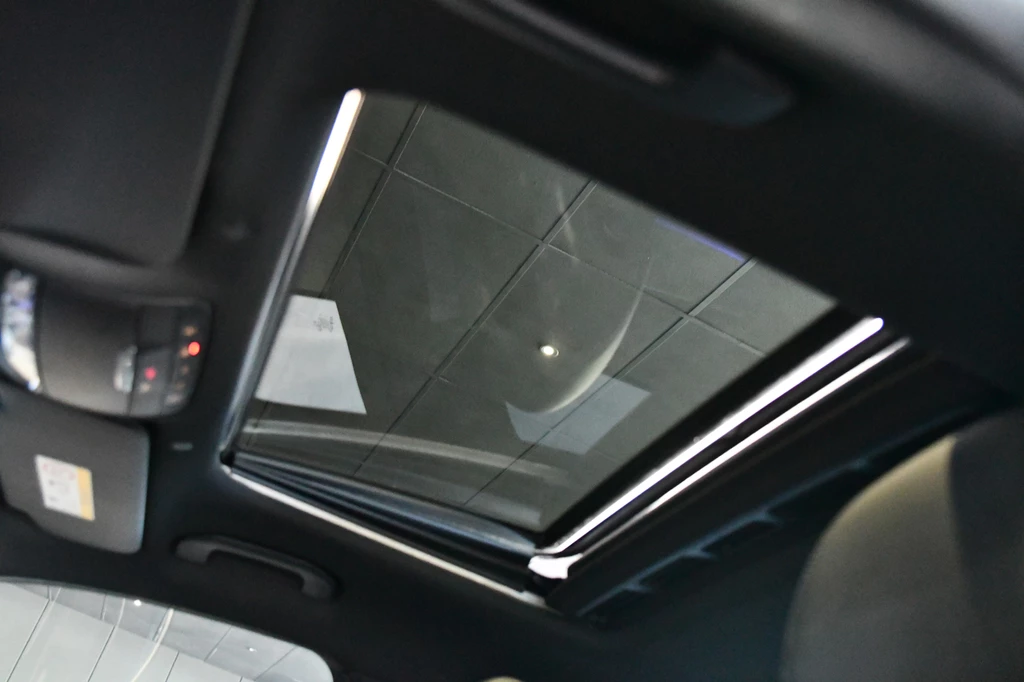 Mercedes-Benz EQC – foto 17