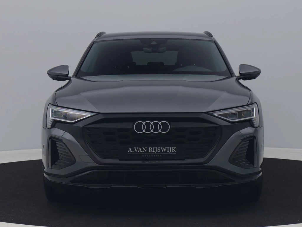 Audi Q8 Sportback e-tron – foto 6