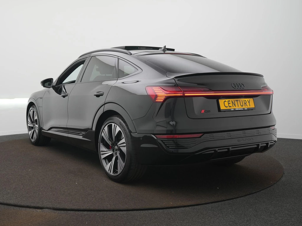 Audi Q8 Sportback e-tron – foto 4