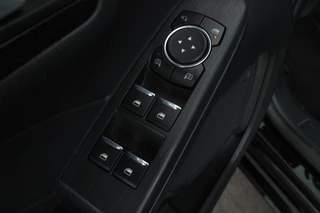 Ford Kuga – thumbnail 16