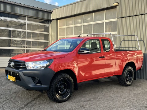 Toyota Hilux 2.4 D-4D-F Xtra Cab Cool Comfort Airco Trekhaak 3500kg trekgewicht Telefoonverbinding Pick-up Open laadbak 2-Persoons 4x4 Off-road Ex overheid