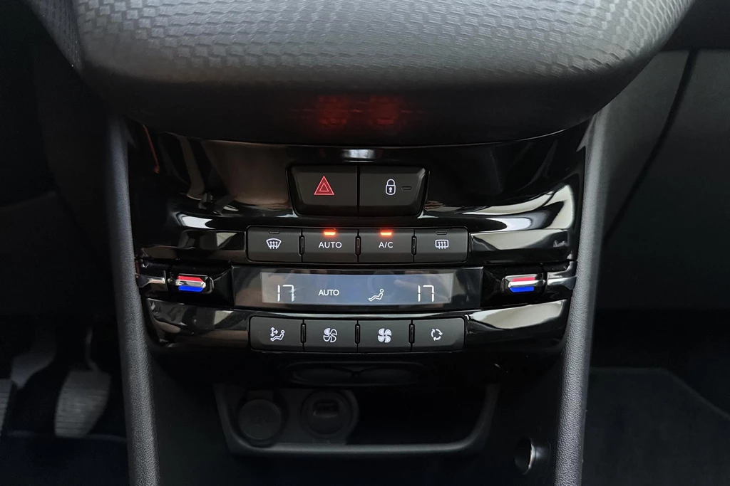 Peugeot 208 – foto 26