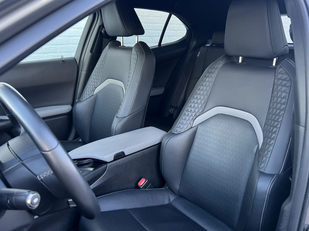 Lexus UX – foto 28