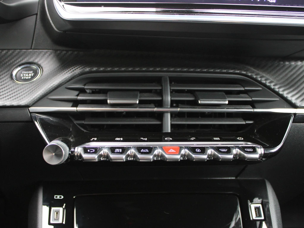 Peugeot 208 – foto 18